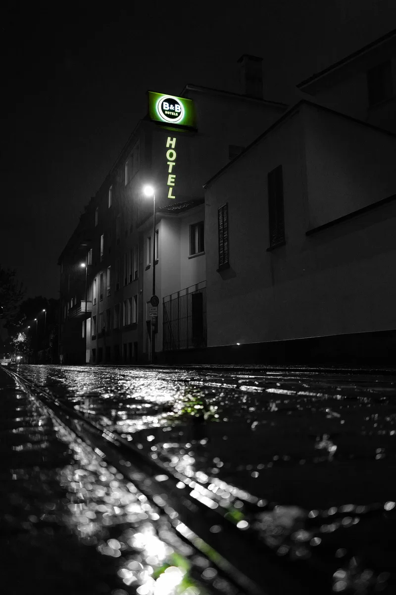 Photograph “MIDNIGHT CHECK-IN”, Milan, Italy (April 2024).