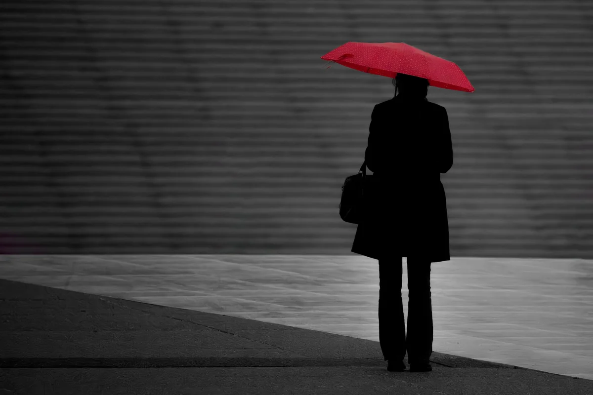 Photograph “RED UMBRELLA GIRL”, Paris, France (November 2023).