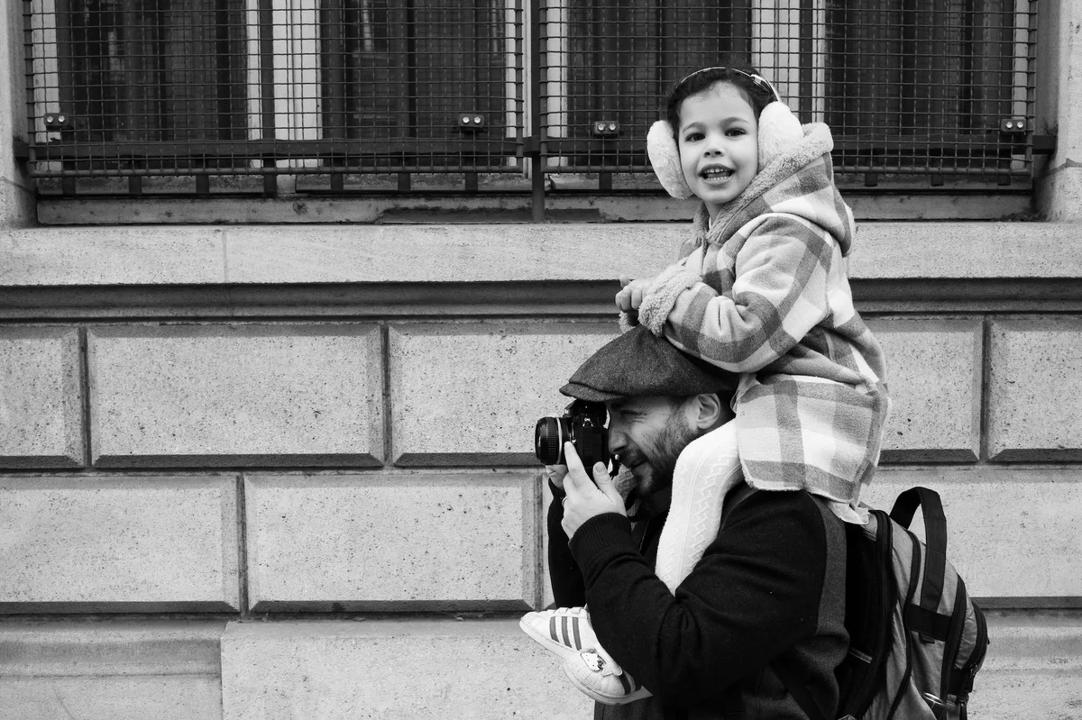 Photograph “Riding & Shooting”, Paris, France (January 2024).