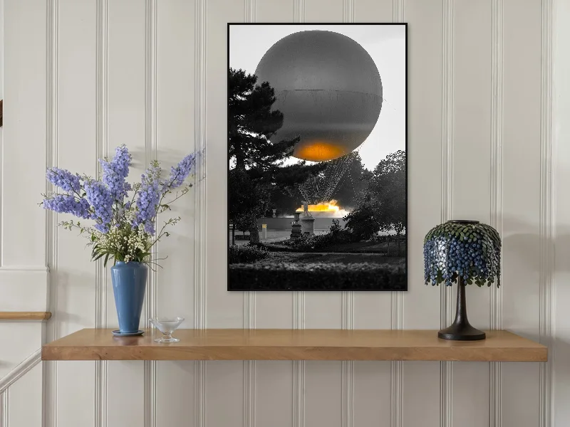 FLAMMES — fine art print in situ.