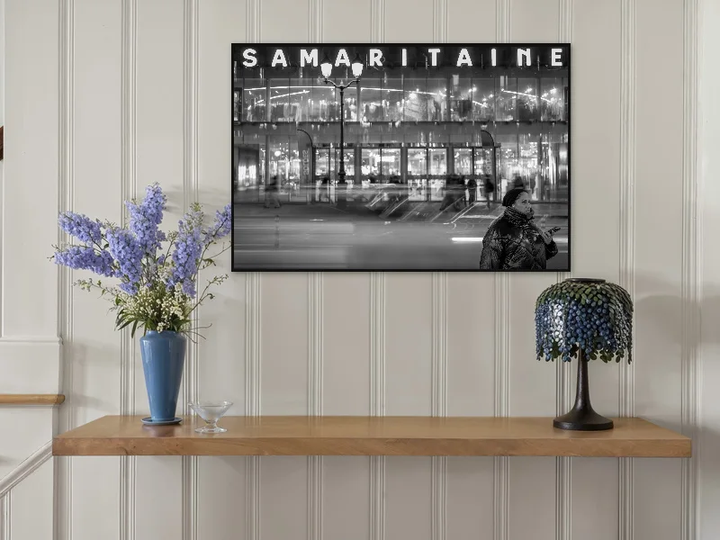 SAMARITAINE — fine art print in situ.