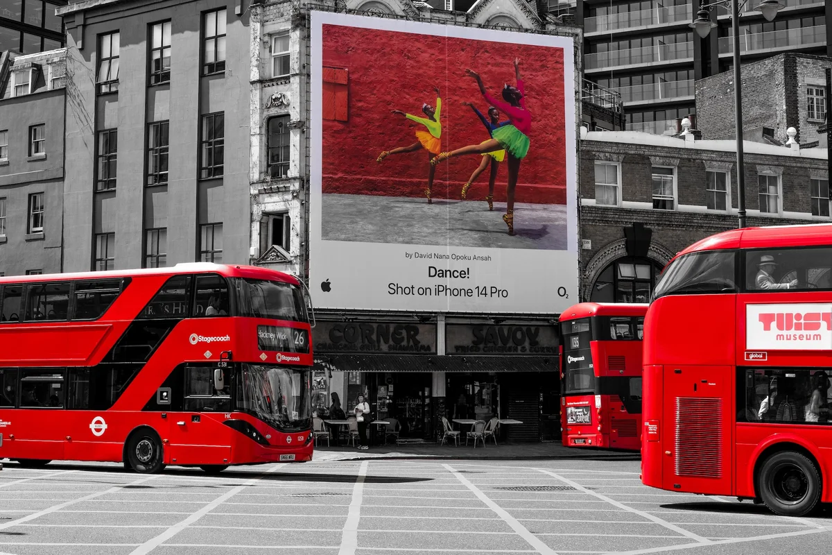 Photograph ‘LONDON WALTZ’, London, England (August 2023).